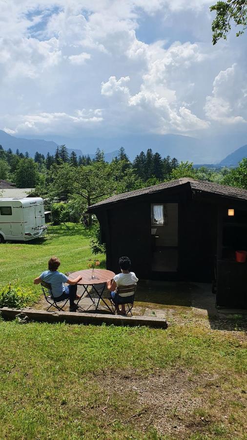 לינה וארוחת בוקר Triesen Campingplatz Mittagsspitze מראה חיצוני תמונה